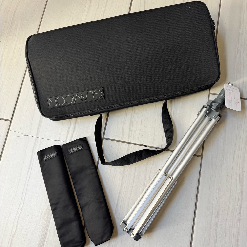REVEAL LIGHT STAND AND BAG SET